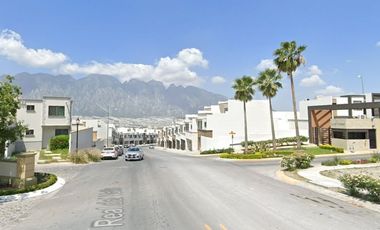 Oportunidad Casa en Remate Bancario, Real del Valle, Santa Catarina, Nuevo León, México