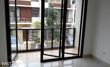 Disewakan Rumah Cluster Lunaire Laverde Serpong Park Tangerang Selatan Murah Bagus Siap Huni Lokasi Strategis Dekat Pintu Tol Jelupang