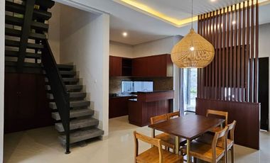DISEWAKAN VILLA 2 LANTAI FURNISHED GUNUNG SALAK PADANGSAMBIAN DENPASAR, BALI