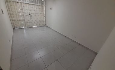ARRIENDA LINDO LOCAL COMERCIAL NUEVO  SOTOMAYOR