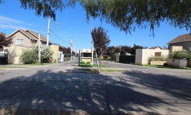 Se Vende Gran y Bella Casa en Condominio - Buin