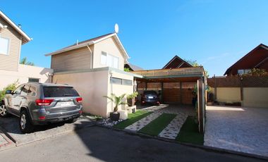 Se Vende Gran y Bella Casa en Condominio - Buin