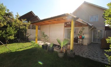 Se Vende Gran y Bella Casa en Condominio - Buin