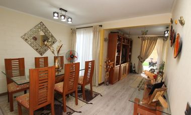Se Vende Gran y Bella Casa en Condominio - Buin