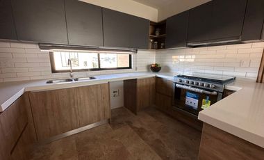 Casa en Venta en SLP, en privada en Villa Magna