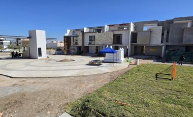 Casa en Venta en SLP, en privada en Villa Magna