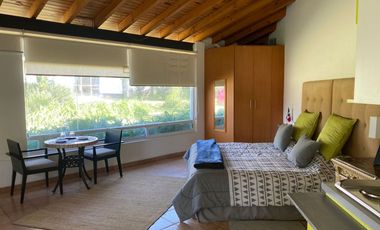 LOFT TOTALMENTE EQUIPADO, RODEADO DE HERMOSO JARDIN