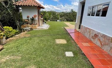 CASA CAMPESTRE MESA DE LOS SANTOS