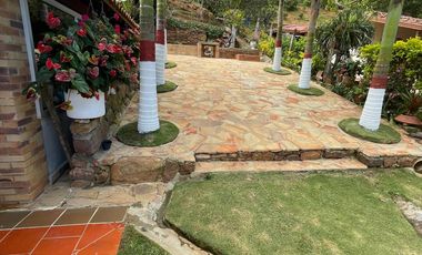 CASA CAMPESTRE MESA DE LOS SANTOS