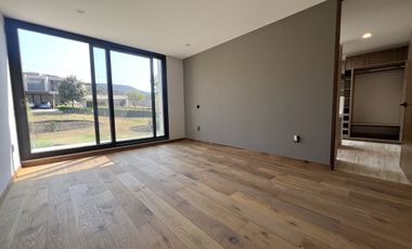 Casa inteligente que colinda con áreas verdes en Altozano
