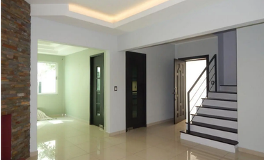 CASA EN VENTA EN JOAQUIN FERNANDEZ DE LIZARDI, CIUDAD SATELITE, NAUCALPAN