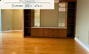 Essensa East Forbes Semi Furnished Condo Unit 3BR For Sale