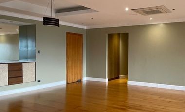 Essensa East Forbes Semi Furnished Condo Unit 3BR For Sale