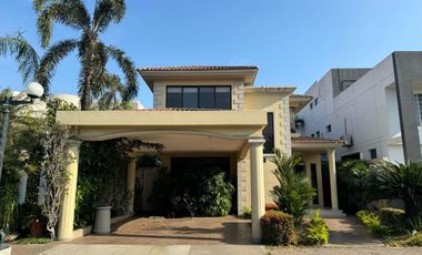 Alquiler de Casa - Urbanización Pórtico del Río.