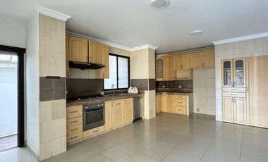 Alquiler de Casa - Urbanización Pórtico del Río.