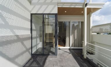 SALE & RENT Newly Built Town Home 3 Bedrooms with Elevator (Cat Friendly) Location in Heart of Ekkamai (H10624)