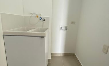 SE ALQUILA APARTAMENTO EN CIRUELOS 2 DE CIUDAD COUNTRY