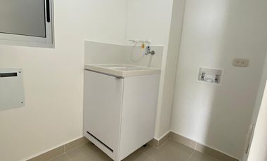 SE ALQUILA APARTAMENTO EN CIRUELOS 2 DE CIUDAD COUNTRY