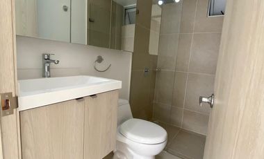 SE ALQUILA APARTAMENTO EN CIRUELOS 2 DE CIUDAD COUNTRY