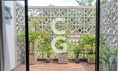 Casa en Venta en Cancun en Res. Lagos del Sol con Amplio Jardín y Alberca