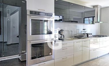 Casa en Venta en Cancun en Res. Lagos del Sol con Amplio Jardín y Alberca