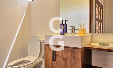 Casa en Venta en Cancun en Res. Lagos del Sol con Amplio Jardín y Alberca