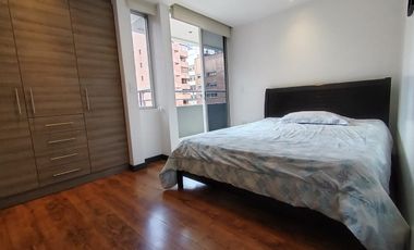 Sector La Carolina, En Renta Dpto. 2D 90 m2 Amoblado con balcón