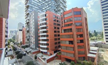 Sector La Carolina, En Renta Dpto. 2D 90 m2 Amoblado con balcón