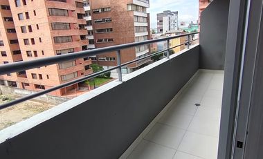 Sector La Carolina, En Renta Dpto. 2D 90 m2 Amoblado con balcón
