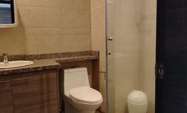 Sector La Carolina, En Renta Dpto. 2D 90 m2 Amoblado con balcón