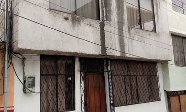 CASA EN VENTA CARAPUNGO