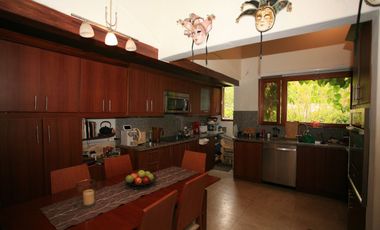 HERMOSA CASA EN VENTA EN PAKAKUNA – RODEADA DE NATURALEZA