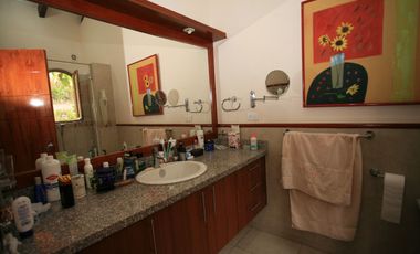 HERMOSA CASA EN VENTA EN PAKAKUNA – RODEADA DE NATURALEZA