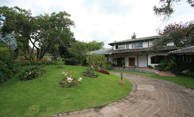 HERMOSA CASA EN VENTA EN PAKAKUNA – RODEADA DE NATURALEZA
