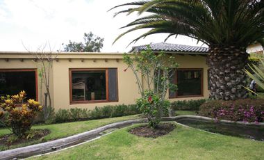 HERMOSA CASA EN VENTA EN PAKAKUNA – RODEADA DE NATURALEZA