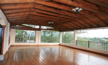 HERMOSA CASA EN VENTA EN PAKAKUNA – RODEADA DE NATURALEZA