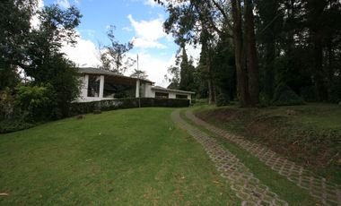 HERMOSA CASA EN VENTA EN PAKAKUNA – RODEADA DE NATURALEZA
