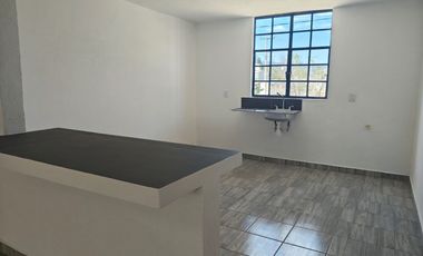 CASA DE DOS PLANTAS  EN ESQUINA,  COL LA JOYA, SANTIAGO TULANTEPEC A 5 MINUTOS DEL CENTRO