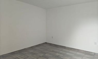 CASA DE DOS PLANTAS  EN ESQUINA,  COL LA JOYA, SANTIAGO TULANTEPEC A 5 MINUTOS DEL CENTRO