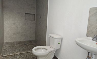 CASA DE DOS PLANTAS  EN ESQUINA,  COL LA JOYA, SANTIAGO TULANTEPEC A 5 MINUTOS DEL CENTRO
