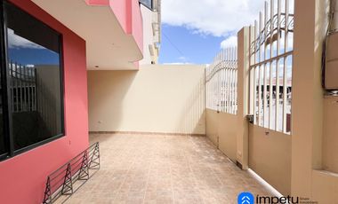 Se vende casa en el Barrio Celi Roman en la ciudad de Loja