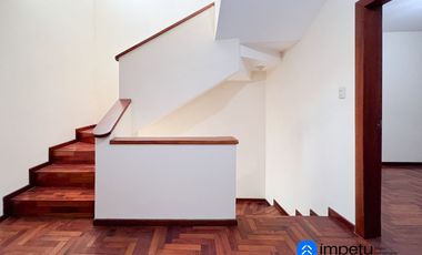 Se vende casa en el Barrio Celi Roman en la ciudad de Loja