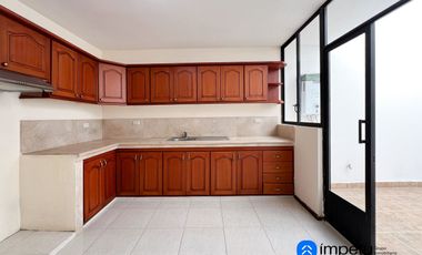 Se vende casa en el Barrio Celi Roman en la ciudad de Loja