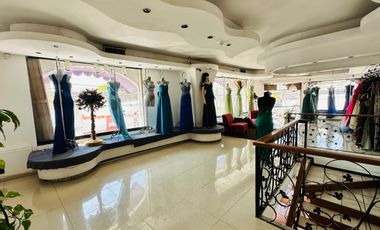 LOCAL EN VENTA ZONA CENTRO LEON GTO. UBICADO EN ESQUINA DE DOS NIVELES IDEAL PARA TIENDA DE ROPA