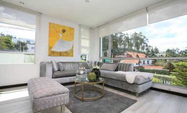 ENCANTADOR DÚPLEX EN VENTA EN CUMBAYÁ – MODERNO Y LUMINOSO