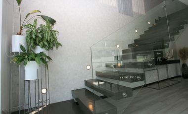 ENCANTADOR DÚPLEX EN VENTA EN CUMBAYÁ – MODERNO Y LUMINOSO