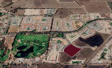 Lote de 12,049 m² en comunidad cerrada con campo de golf, en venta, San Miguel de Allende.