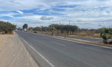RENTA DE TERRENO EN GUADALUPE LA VENTA, EL MARQUES, MUY CERCA DEL AEROPUERTO, SOBRE AVENIDA
