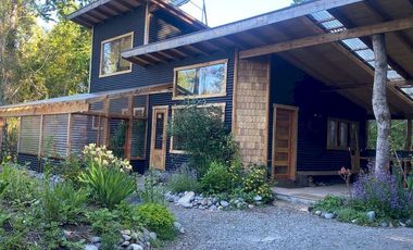 Acogedor casa auto sustentable de 2 dormitorios  en Pucón sector Metreñehue