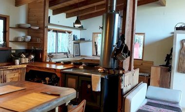 Acogedor casa auto sustentable de 2 dormitorios  en Pucón sector Metreñehue